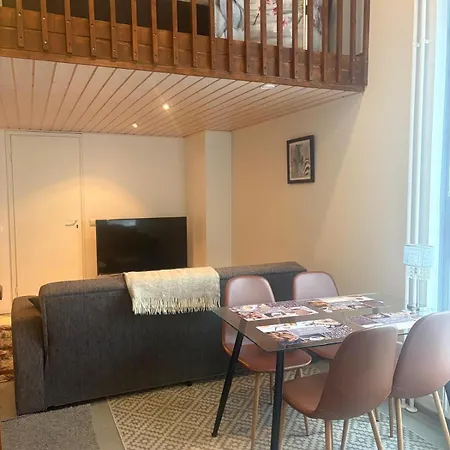 Appartement Modern Nearby Subway Station In