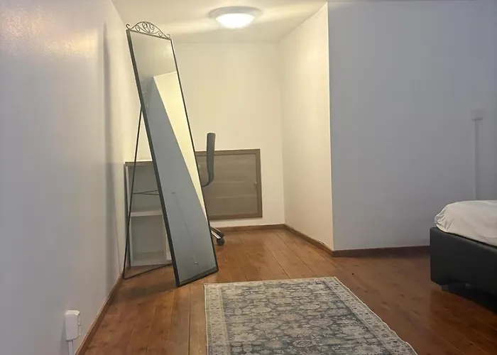 Appartement Modern Nearby Subway Station In