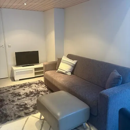 Apartman Modern Nearby Subway Station In